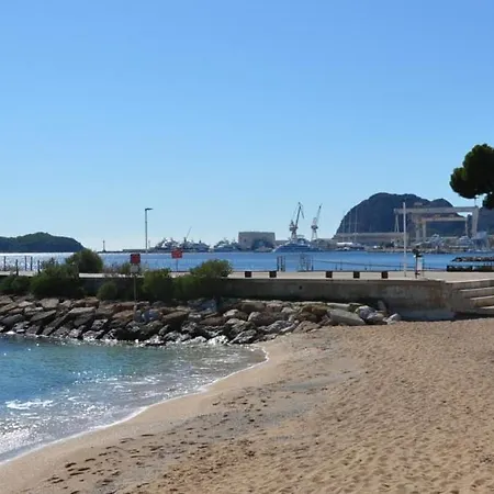 Chez Hugo Confortable Clim, Wifi, Parking, Centre Ville, Commerces, Port, Plages A Pieds Appartement