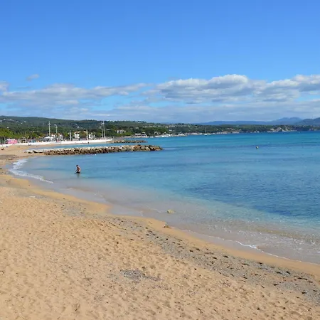 Chez Hugo Confortable Clim, Wifi, Parking, Centre Ville, Commerces, Port, Plages A Pieds Appartement