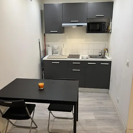 Appartement Chez Hugo Confortable Clim, Wifi, Parking, Centre Ville, Commerces, Port, Plages A Pieds La Ciotat
